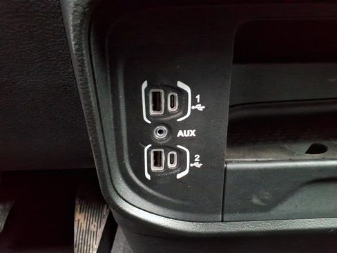 Used 2024 RAM 2500 Big Horn w/ Bed Utility Group image 28