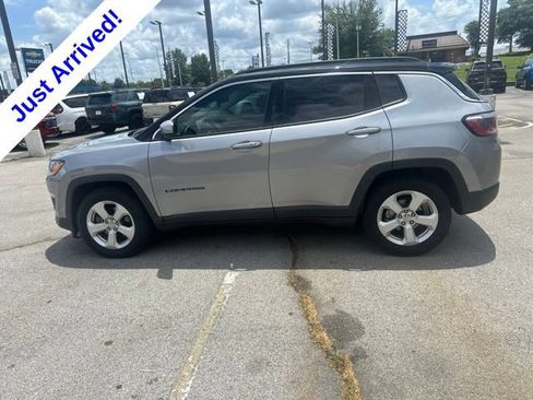Used 2020 Jeep Compass Latitude FWD image 7