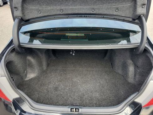 Used 2016 Toyota Camry LE image 8