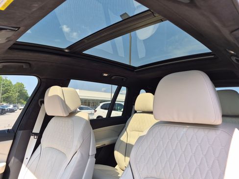 Used 2024 BMW X7 M60i w/ Executive Package AWD/4WD image 17
