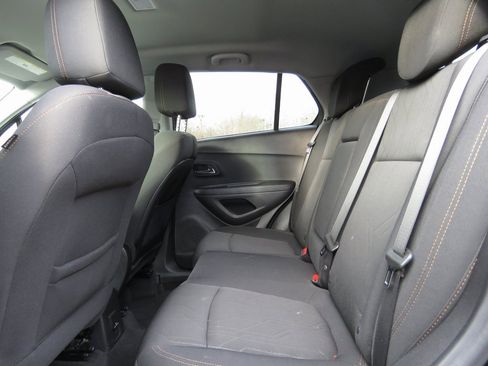 Used 2019 Chevrolet Trax LT image 19