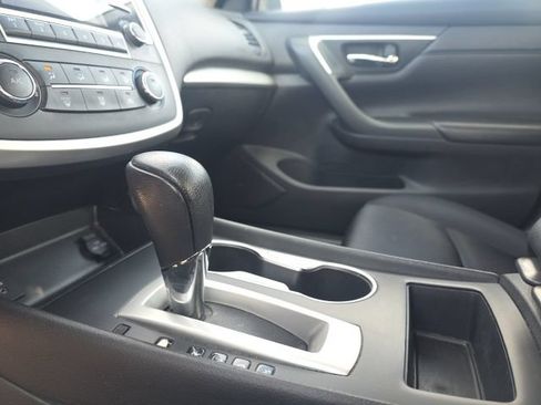 Used 2017 Nissan Altima 2.5 SR FWD image 21