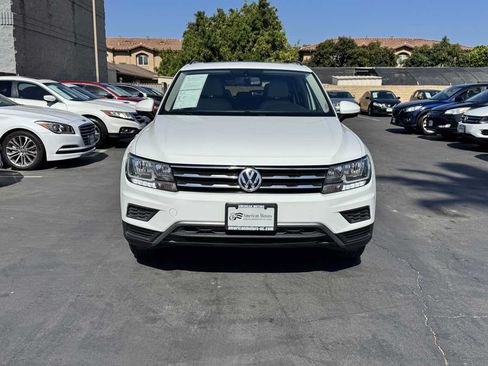 Used 2020 Volkswagen Tiguan SE w/ Panoramic Sunroof Package FWD image 10