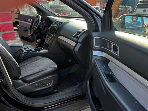 Used 2017 Ford Explorer XLT w/ Equipment Group 202A image 13