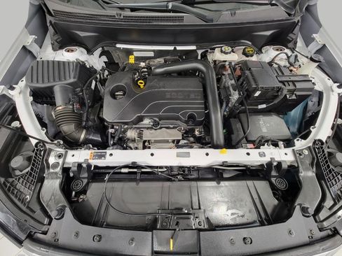 Used 2024 GMC Terrain SLE image 27