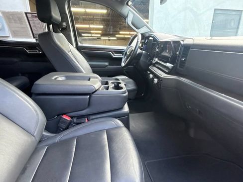Used 2025 GMC Sierra 1500 SLT RWD image 23