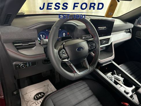 Used 2025 Ford Explorer ST-Line image 7