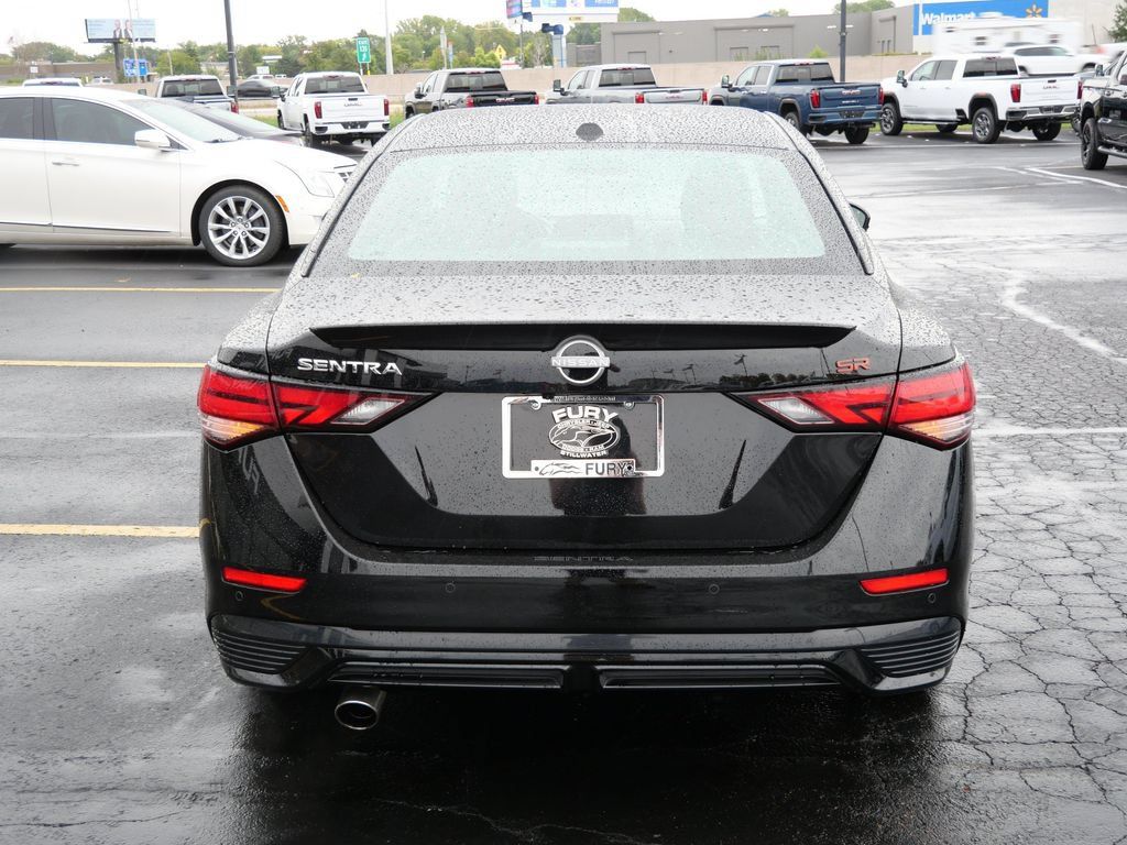 Used 2025 Nissan Sentra SR FWD image 8