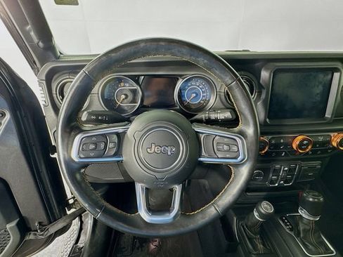 Used 2020 Jeep Wrangler Unlimited Sahara AWD/4WD image 13