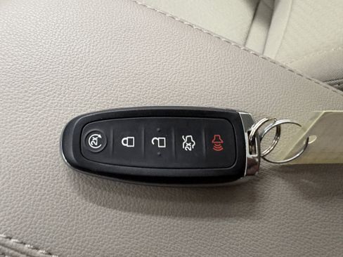 Used 2019 Ford Escape SE AWD/4WD image 25