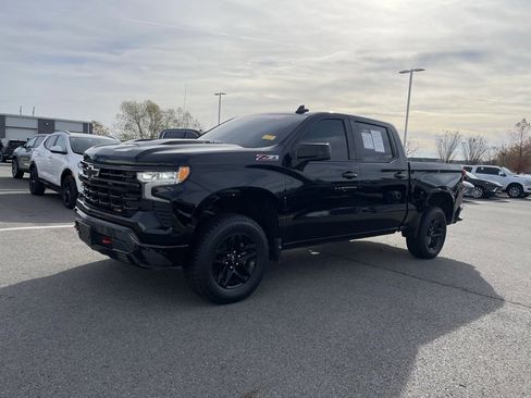 Used 2023 Chevrolet Silverado 1500 LT Trail Boss w/ Convenience Package II image 3