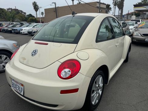 Used 2009 Volkswagen Beetle S image 5