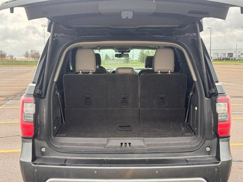 Used 2019 Ford Expedition Limited w/ Equipment Group 302A AWD/4WD image 38