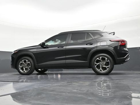 Used 2024 Chevrolet Trax LT FWD image 21