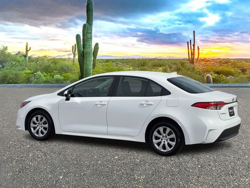 Used 2025 Toyota Corolla LE image 4