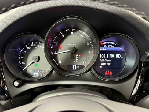 New 2025 Porsche Macan image 24