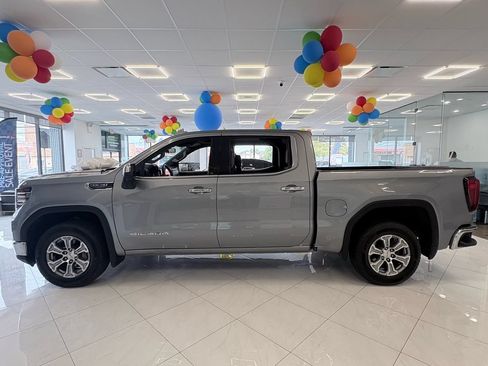 Used 2025 GMC Sierra 1500 SLT AWD/4WD image 4