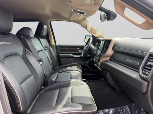 Used 2019 RAM 1500 Laramie AWD/4WD image 35