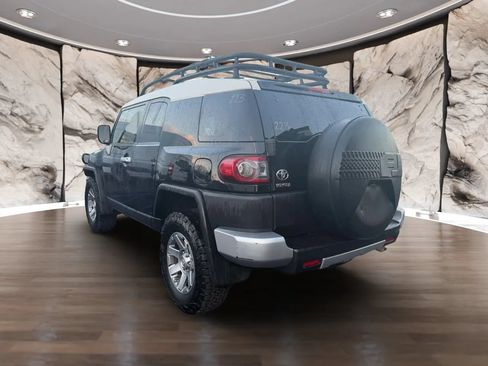 Used 2014 Toyota FJ Cruiser 4WD w/ Upgrade Package image 8