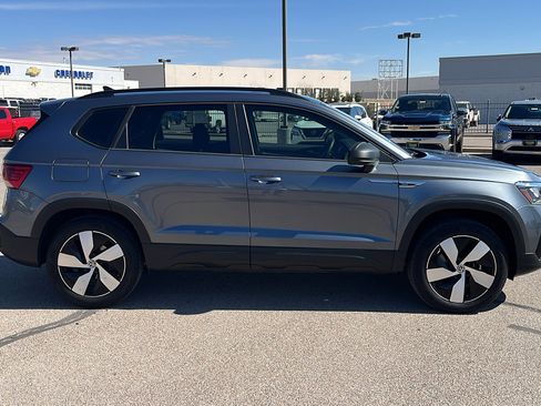 Used 2024 Volkswagen Taos S image 9