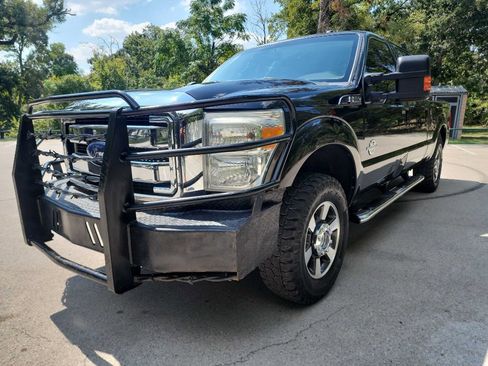 Used 2014 Ford F250 Lariat w/ Lariat Interior Package image 3