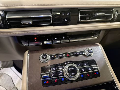 Used 2021 Lincoln Aviator Reserve w/ Equipment Group 201A image 21