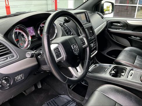 Used 2019 Dodge Grand Caravan GT image 17