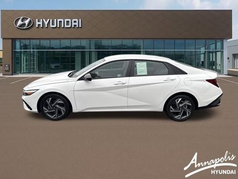 Certified 2025 Hyundai Elantra Sport image 2
