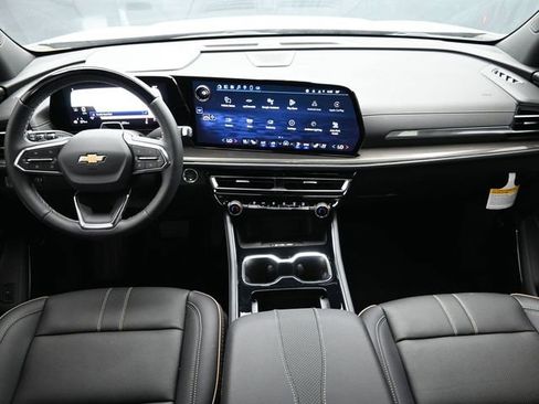 New 2025 Chevrolet Traverse High Country FWD image 24