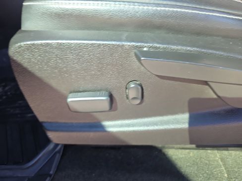 Used 2016 GMC Canyon SLT w/ Trailering Package image 13