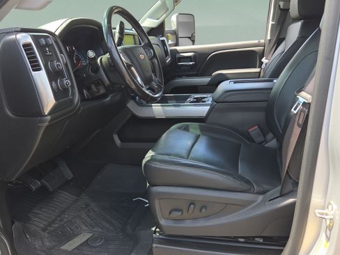 Used 2018 Chevrolet Silverado 2500 LTZ w/ Vortec Plus Package AWD/4WD image 9