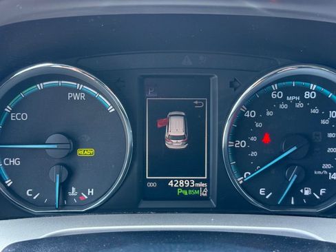 Used 2017 Toyota RAV4 Limited image 27