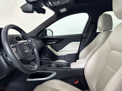 Used 2019 Jaguar F-PACE Prestige AWD/4WD image 5