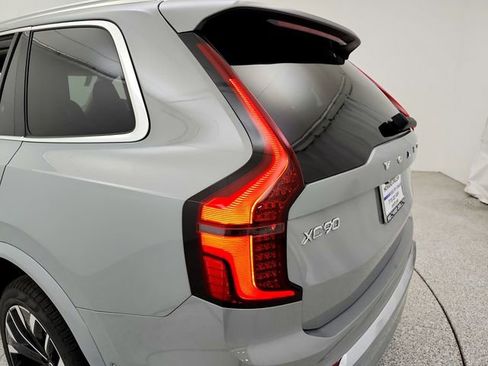 New 2026 Volvo XC90 B6 Plus w/ Protection Package image 32