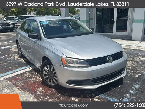 Used 2014 Volkswagen Jetta S FWD image 2