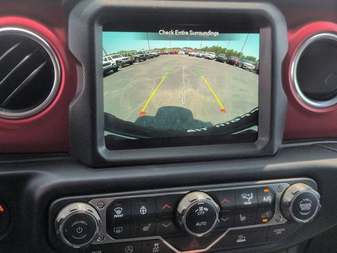 Used 2022 Jeep Wrangler Unlimited Rubicon w/ Dual Top Group AWD/4WD image 22