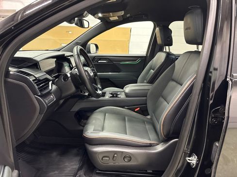 Used 2025 GMC Acadia AT4 w/ LPO, Floor Liner Package AWD/4WD image 16