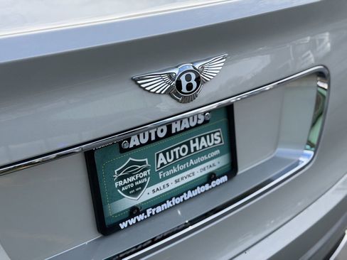 Used 2018 Bentley Bentayga image 31