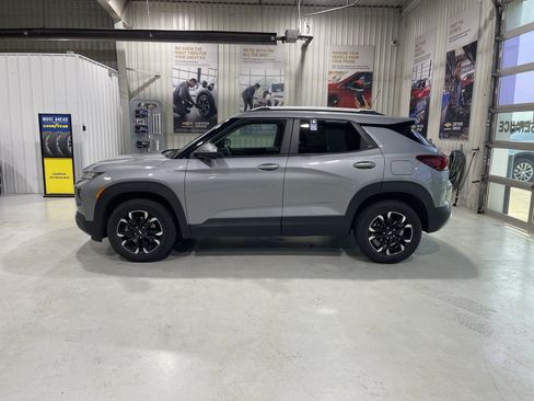 Used 2023 Chevrolet TrailBlazer LT w/ Convenience Package AWD/4WD image 5