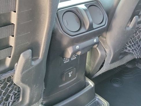 Used 2019 Jeep Wrangler Unlimited Rubicon AWD/4WD image 26