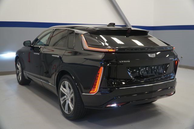 Certified 2024 Cadillac Lyriq Tech AWD/4WD image 3