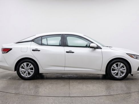 Used 2025 Nissan Sentra S FWD image 11