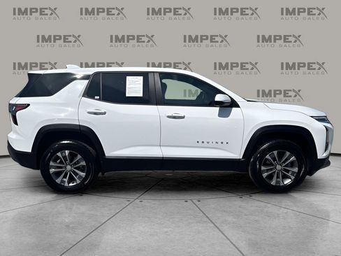 Used 2026 Chevrolet Equinox LT FWD image 5