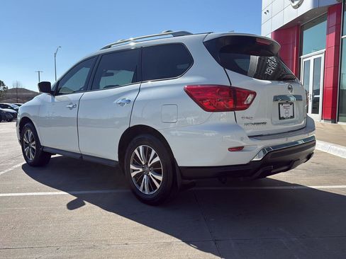 Used 2020 Nissan Pathfinder S image 12