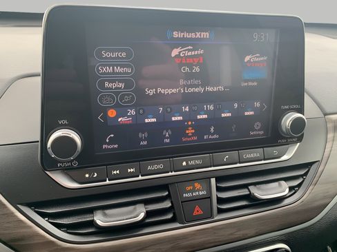 Used 2025 Nissan Altima 2.5 SV image 16