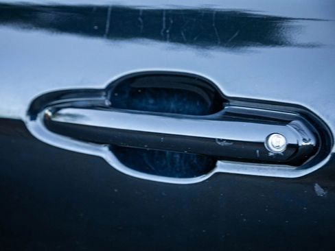 Used 2021 Toyota Highlander XLE image 21