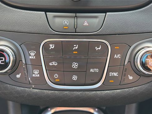 Used 2023 Chevrolet Malibu LT FWD image 28