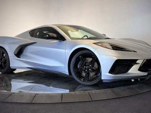 Used 2023 Chevrolet Corvette Stingray Premium Cpe w/ Z51 Performance Package RWD image 2