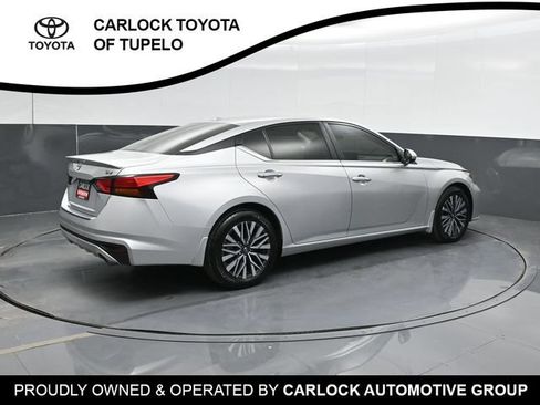 Used 2023 Nissan Altima 2.5 SV w/ SV Premium Package FWD image 3