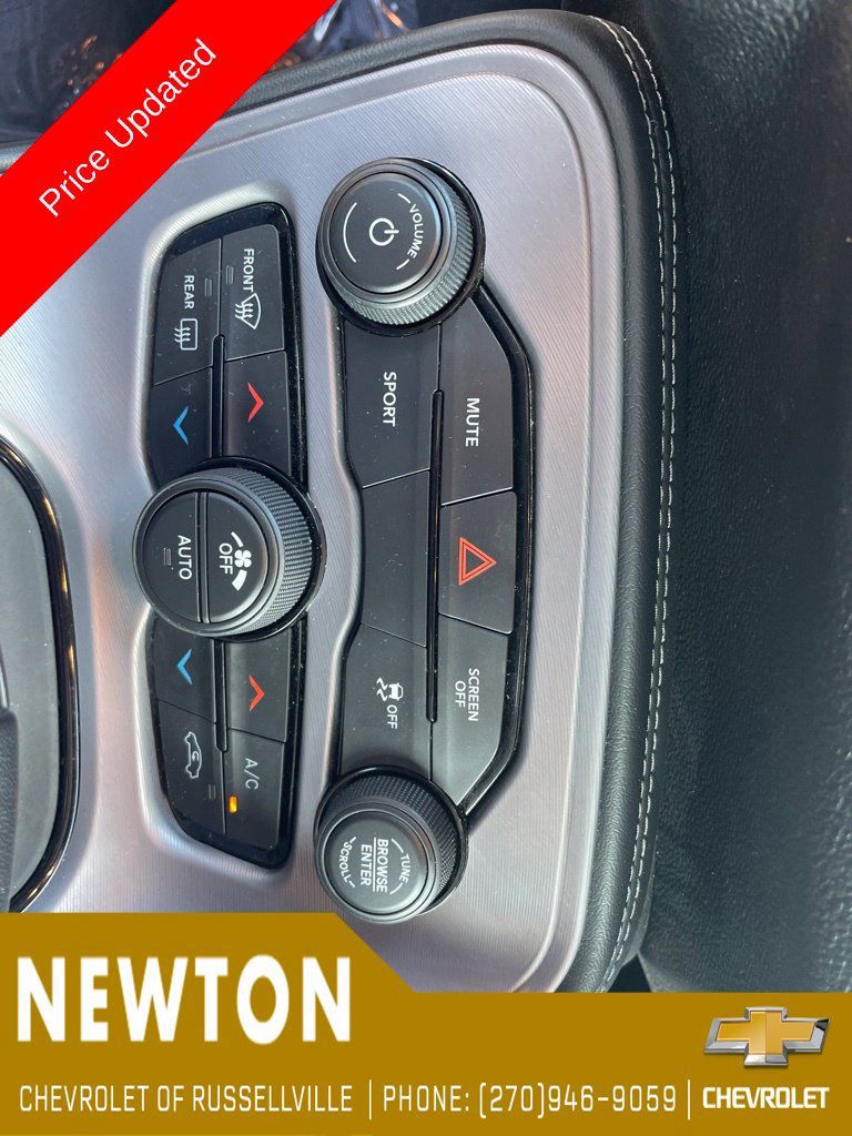 Used 2023 Dodge Challenger SXT w/ Blacktop Package RWD image 11